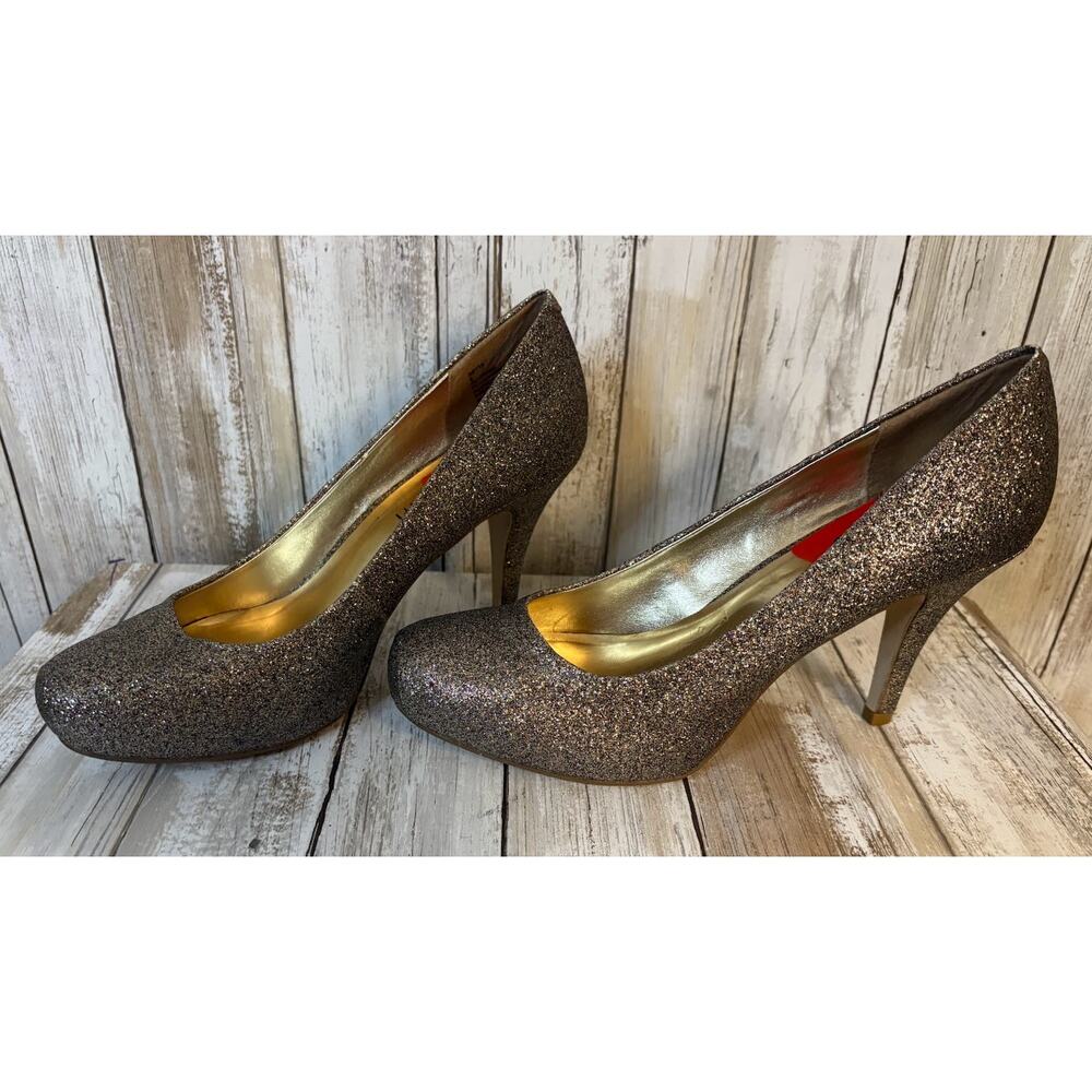 Madden‎ Girl Gold Glitter Pumps Size 9